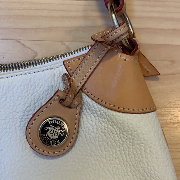 Dooney & Bourke White Pebbled Leather Hobo Bag Contrasting Pink Leather Trim - Picture 2 of 15